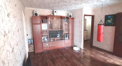 Купить квартиру 2-х комнатную, 43.5 кв. м., Россия, г. Магнитогорск. Фотография №9