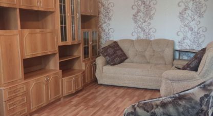 Продам квартиру 2-х комнатную с общей площадью 46.5м2, 4/5 эт., на улице Советская, Правобережный район, г. Магнитогорск, Челябинская обл., Россия, агентство РиоЛюкс. Фотография №1