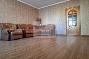 Продам квартиру 3-х комнатную с общей площадью 129.3м2, 2/14 эт., на улице Ленина, Орджоникидзевский район, г. Магнитогорск, Челябинская обл., Россия, агентство РиоЛюкс