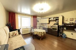 Продам квартиру 2-х комнатную с общей площадью 52.3м2, 5/5 эт., на улице Ленина, Орджоникидзевский район, г. Магнитогорск, Челябинская обл., Россия, агентство РиоЛюкс