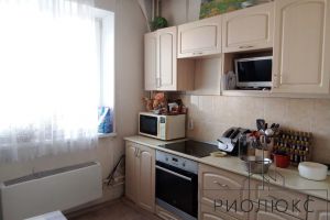 Продам квартиру 2-х комнатную с общей площадью 56м2, 9/10 эт., на улице Братьев Кашириных, Центральный район район, г. Челябинск, Челябинская обл., Россия, агентство РиоЛюкс