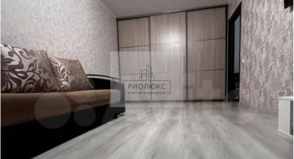 Продам квартиру 2-х комнатную с общей площадью 47.9м2, 3/10 эт., на улице Зеленый лог, Орджоникидзевский район, г. Магнитогорск, Челябинская обл., Россия, агентство РиоЛюкс. Фотография №1