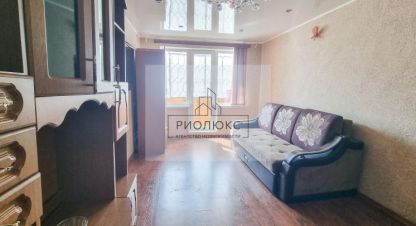 Продам квартиру 2-х комнатную с общей площадью 49м2, 1/9 эт., на улице Завенягина, Орджоникидзевский район, г. Магнитогорск, Челябинская обл., Россия, агентство РиоЛюкс. Фотография №1