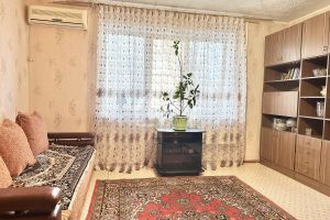 Продам квартиру 2-х комнатную с общей площадью 50.5м2, 1/5 эт., на улице Агурина, г. Ахтубинск, Астраханская обл., Россия, агентство Ваш Дом