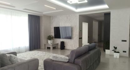 Купить квартиру 4-х комнатную, 340 кв. м., Украина, г. Полтава . Фотография №8