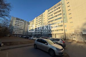 Продам квартиру 2-х комнатную с общей площадью 53.7м2, 9/9 эт., на улице Фрунзе, г. Иваново, Ивановская обл., Россия, агентство Вектор