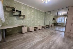 Продам квартиру 2-х комнатную с общей площадью 54м2, 4/9 эт., на улице Азовская, Центральный район, г. Таганрог, Ростовская обл., Россия, агентство агентство недвижимости "Мир Жилья" 