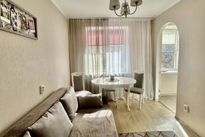 Продам квартиру 3-х комнатную с общей площадью 51.8м2, 5/5 эт., на улице Ульянова дмитрия ул, г. Ялта , Крым авт. респ., Россия, агентство Интернет-партнер