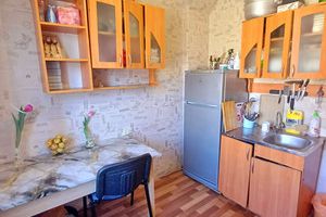Продам дом 2-х комнатный с общей площадью 70м2, на улице Родниковая ул, г. Пожарское , Крым авт. респ., Россия, агентство Интернет-партнер