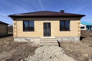 Продам дом 3-х комнатный с общей площадью 90м2, на улице Советская ул, г. Крымское, Крым авт. респ., Россия, агентство Интернет-партнер