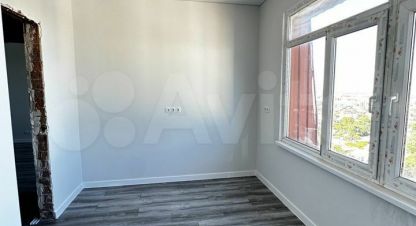 Продам квартиру 1 комнатную с общей площадью 45.6м2, 11/11 эт., на улице Симферопольское шоссе, г. Феодосия , Крым авт. респ., Россия, агентство АН Метр Крым Сочи. Фотография №1