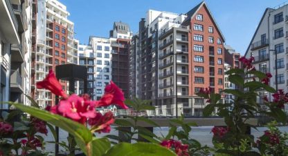 Продам квартиру 2-х комнатную с общей площадью 80м2, 9/10 эт., на улице Молодой гвардии, Ленинградский район, г. Калининград, Калининградская обл., Россия, агентство Home Invest. Фотография №1