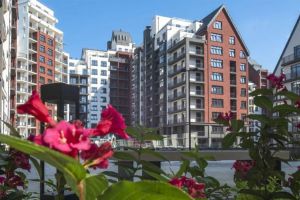 Продам квартиру 2-х комнатную с общей площадью 80м2, 9/10 эт., на улице Молодой гвардии, Ленинградский район, г. Калининград, Калининградская обл., Россия, агентство Home Invest