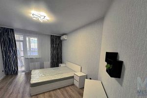 Сдам квартиру 1 комнатную с общей площадью 56м2, 6/12 эт., на улице Ветеранов, Прикубанский район, г. Краснодар, Краснодарский край, Россия, агентство Недвижимость аренда