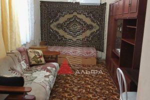 Продам квартиру 1 комнатную с общей площадью 23.3м2, 1/5 эт., на улице Советская, г. Евпатория, Крым авт. респ., Россия, агентство Альфа Недвижимость