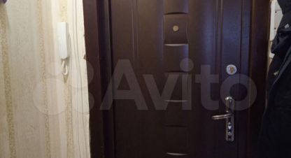 Продам квартиру 1 комнатную с общей площадью 35м2, 3/5 эт., на улице Молодежная, Правый берег район, г. Усть-Илимск, Иркутская обл., Россия, агентство Агентство Недвижимости ЖФ-Илим. Фотография №1