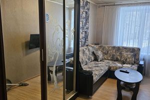 Продам квартиру 2-х комнатную с общей площадью 42м2, 1/9 эт., на улице Дзержинская ул, г. Дзержинский, Московская обл., Россия, агентство Интернет-партнер
