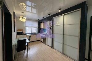Продам квартиру 3-х комнатную с общей площадью 61.5м2, 4/9 эт., на улице Островского, Ленинский район, г. Барнаул, Алтайский край, Россия, агентство АН Династия 24