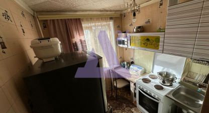 Продам квартиру 2-х комнатную с общей площадью 44.8м2, 4/5 эт., на улице Гущина, Ленинский район, г. Барнаул, Алтайский край, Россия, агентство АН Династия 24. Фотография №1