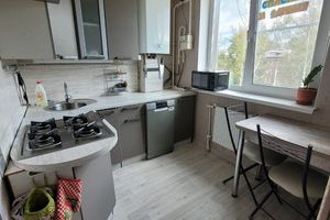 Продам квартиру 1 комнатную с общей площадью 28.6м2, 3/3 эт., на улице Кречевицы мкр, г. Великий Новгород, Новгородская обл., Россия, агентство Интернет-партнер