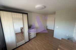 Продам квартиру с общей площадью 17.1м2, 4/4 эт., на улице Эмилии Алексеевой, Октябрьский район, г. Барнаул, Алтайский край, Россия, агентство АН Династия 24