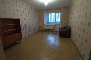 Продам квартиру 3-х комнатную с общей площадью 82м2, 1/8 эт., на улице 3-й овсяной проезд, Волжский район, г. Саратов, Саратовская обл., Россия, агентство АН Империя