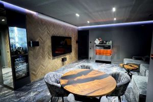 Продам квартиру 3-х комнатную с общей площадью 110м2, 30/30 эт., на улице Славянская пл, Волжский район, г. Саратов, Саратовская обл., Россия, агентство АН Империя