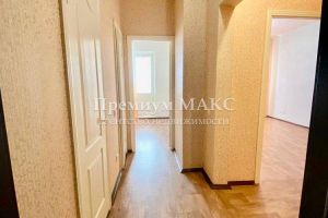 Продам квартиру 1 комнатную с общей площадью 39м2, 4/9 эт., на улице Мира, г. Нижневартовск, Ханты-Мансийский авт. окр., Россия, агентство Премиум Макс