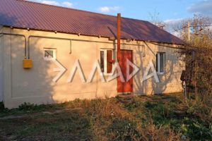 Продам дом с общей площадью 47.3м2, на улице 6-я линия, г. Новочеркасск, Ростовская обл., Россия, агентство Риэлторская компания "Эллада"
