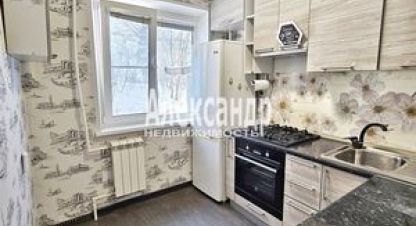 Продам квартиру 2-х комнатную с общей площадью 44.4м2, 1/5 эт., на улице Выборгское ш, г. Каменногорск, Ленинградская обл., Россия, агентство Интернет-партнер. Фотография №1