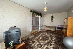 Продам квартиру 2-х комнатную с общей площадью 44.2м2, 4/5 эт., на улице Грязнова, г. Магнитогорск, Челябинская обл., Россия, агентство РиоЛюкс