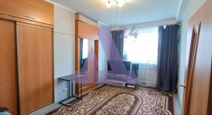 Продам квартиру 2-х комнатную с общей площадью 40.2м2, 1/4 эт., на улице Сизова, Октябрьский район, г. Барнаул, Алтайский край, Россия, агентство АН Династия 24. Фотография №1