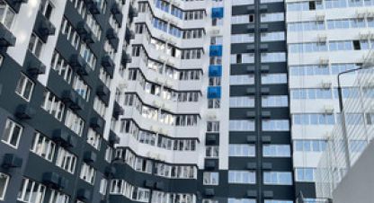 Продам квартиру 2-х комнатную с общей площадью 50.7м2, 6/23 эт., на улице Куникова, Южный район, г. Новороссийск, Краснодарский край, Россия, агентство Интернет-партнер. Фотография №1