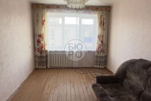 Продам квартиру 2-х комнатную с общей площадью 41м2, 5/5 эт., на улице Пр-кт октября, г. Стерлитамак, Башкортостан респ., Россия, агентство Бюро