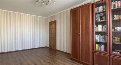 Продам квартиру 1 комнатную с общей площадью 30м2, 8/9 эт., на улице Пионерстроя, Красносельский район, г. Санкт-Петербург, Санкт-Петербург, Россия, агентство Bridge Estate . Фотография №1
