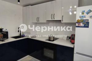 Продам квартиру 2-х комнатную с общей площадью 51м2, 1/5 эт., на улице Гагарина, г. Донецк, Ростовская обл., Россия, агентство АН Черника