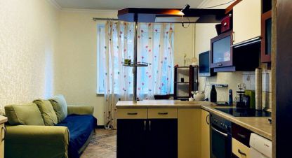 Продам квартиру 2-х комнатную с общей площадью 71.2м2, 1/5 эт., на улице Руднева, Выборгский район, г. Санкт-Петербург, Санкт-Петербург, Россия, агентство Интернет-партнер. Фотография №1