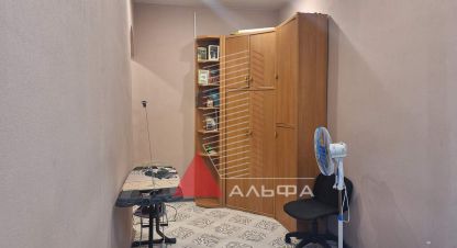 Продам квартиру 2-х комнатную с общей площадью 50м2, 1/2 эт., на улице Интернациональная, г. Евпатория, Крым авт. респ., Россия, агентство Альфа Недвижимость. Фотография №1