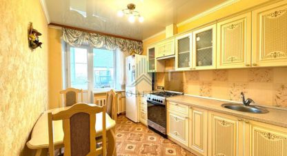Продам квартиру 2-х комнатную с общей площадью 50.8м2, 3/5 эт., на улице Крупской, г. Астрахань, Астраханская обл., Россия, агентство АН Доверие. Фотография №1