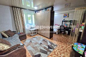 Продам квартиру 1 комнатную с общей площадью 42.8м2, 1/3 эт., на улице Фисунова, г. Шахты, Ростовская обл., Россия, агентство АН Черника