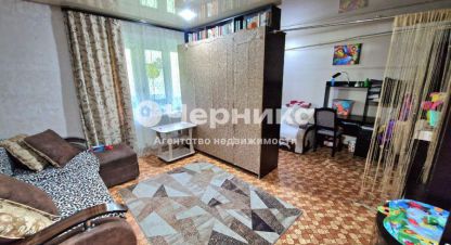 Продам квартиру 1 комнатную с общей площадью 42.8м2, 1/3 эт., на улице Фисунова, г. Шахты, Ростовская обл., Россия, агентство АН Черника. Фотография №1