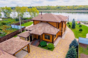 Продам дом с общей площадью 219м2, на улице Партизанская, г. Посёлокского типа курагино, Красноярский край, Россия, агентство ГорОбмен