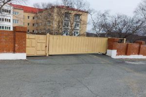 Продам квартиру 2-х комнатную с общей площадью 82.1м2, 1/4 эт., на улице Железнодорожная, Пок врангель район, г. Находка, Приморский край, Россия, агентство АН ИМПЕРИАЛ(Находка)