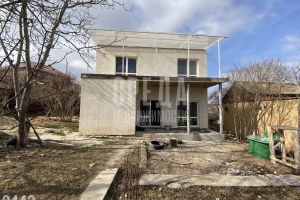 Продам дом 4-х комнатный с общей площадью 145м2, г. Ст металлист, Крым авт. респ., Россия, агентство Среда