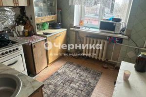 Сдам комнату с общей площадью 20м2, 4/5 эт., на улице Карла маркса пр-кт, г. Каменск-Шахтинский, Ростовская обл., Россия, агентство АН Черника