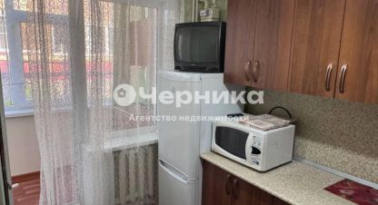 Снять квартиру 2-х комнатную, 50 кв. м., Россия, г. Новошахтинск. Фотография №8