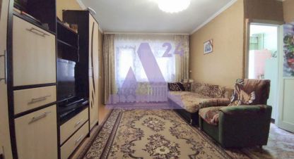 Продам квартиру 2-х комнатную с общей площадью 46.1м2, 2/4 эт., на улице Дзержинского пр-кт, Центральный район, г. Южный, Алтайский край, Россия, агентство АН Династия 24. Фотография №1
