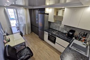 Продам квартиру 1 комнатную с общей площадью 40м2, 5/5 эт., на улице Исаева, Волжский район, г. Саратов, Саратовская обл., Россия, агентство АН Империя
