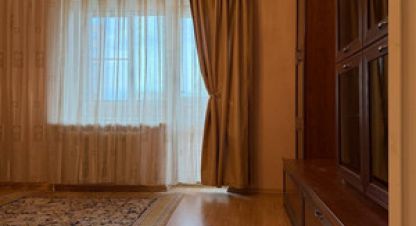 Продам квартиру 3-х комнатную с общей площадью 77.4м2, 5/7 эт., на улице Большая московская ул, г. Великий Новгород, Новгородская обл., Россия, агентство Интернет-партнер. Фотография №1
