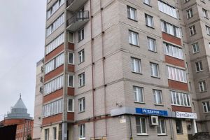Продам квартиру 3-х комнатную с общей площадью 97.8м2, 4/10 эт., на улице Октябрьская ул, г. Великий Новгород, Новгородская обл., Россия, агентство Интернет-партнер